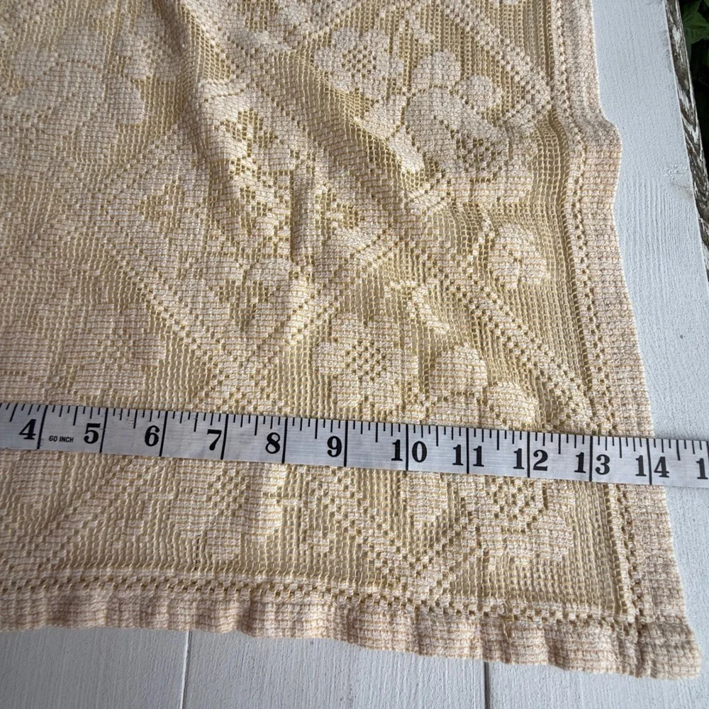 Vintage Cream Floral Lace Table Runner Rectangular Crochet Style Decor 0913